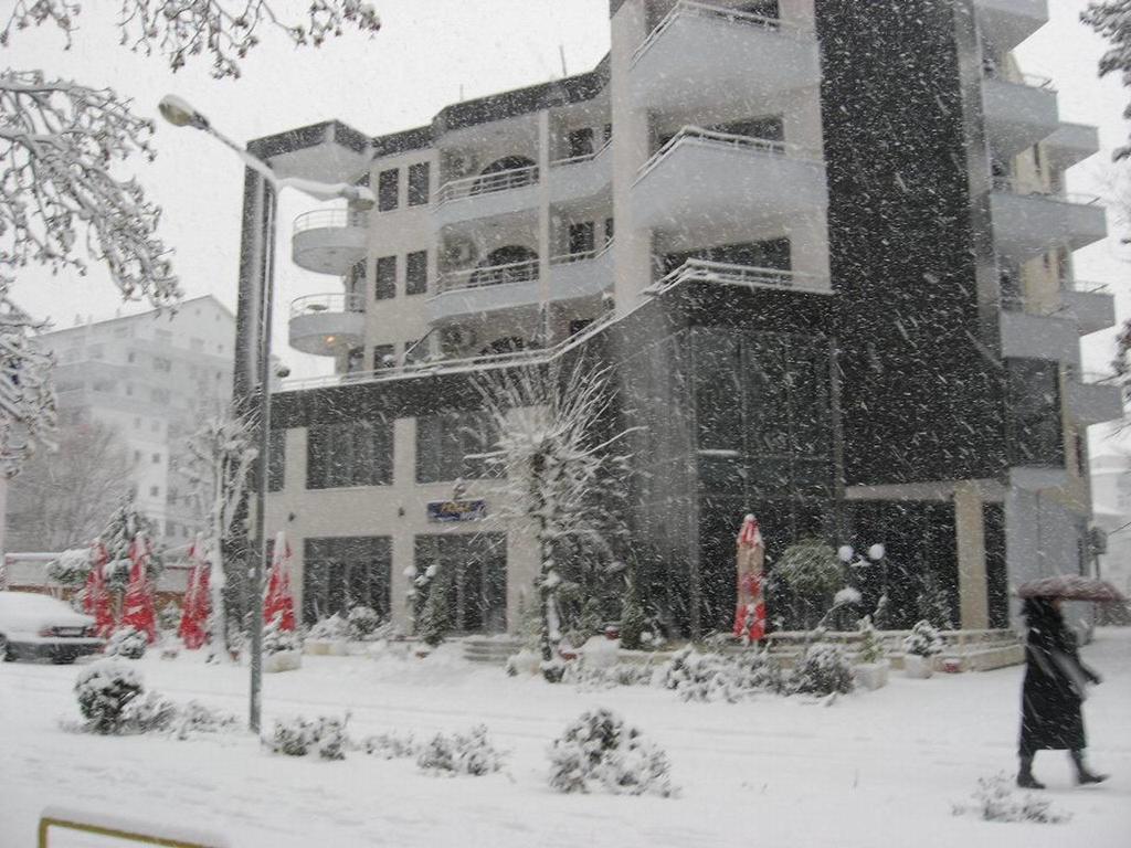 Perla Hotel Pogradec Esterno foto